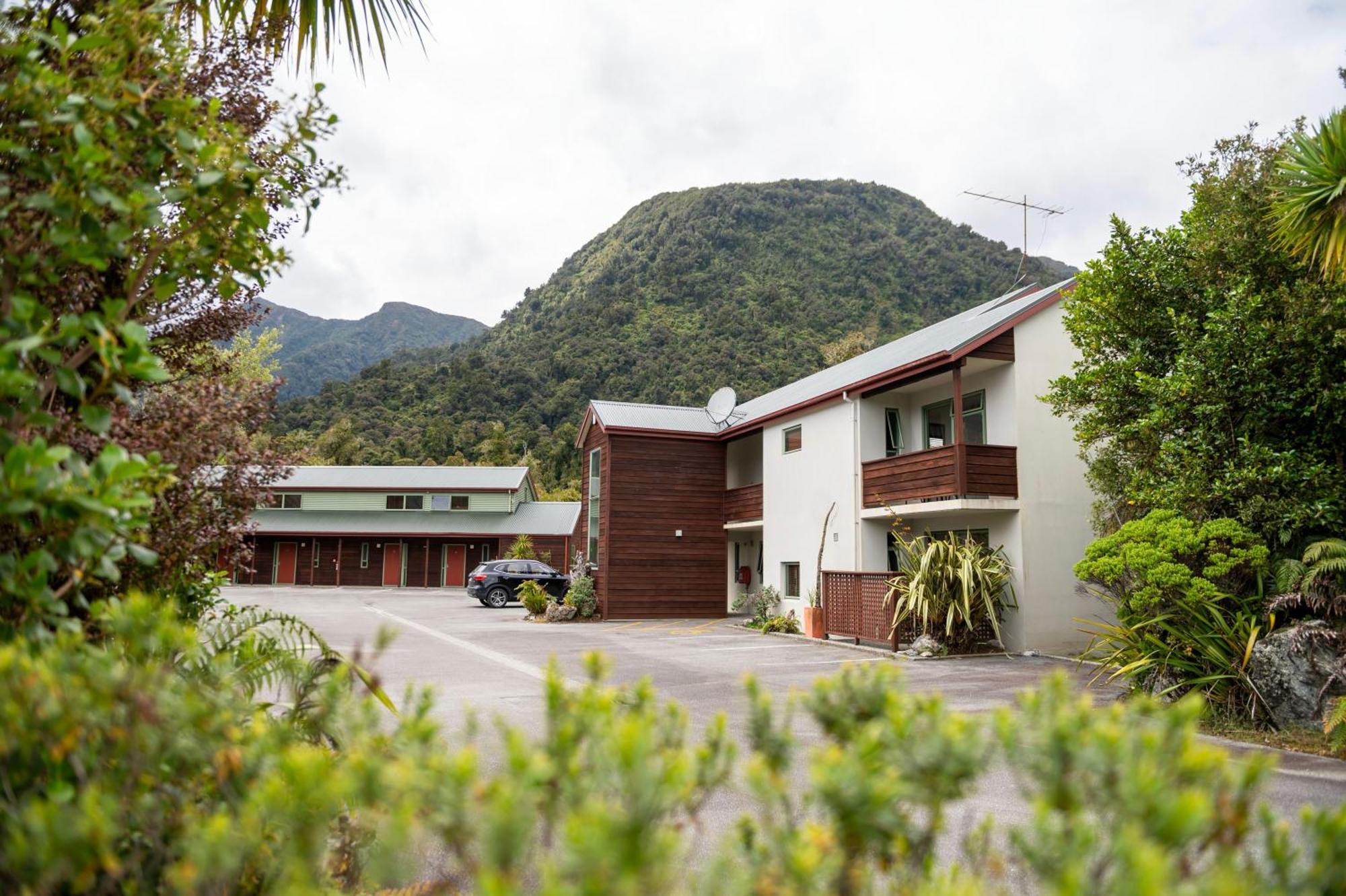 弗朗兹约瑟夫 朋加树林汽车旅馆 外观 照片